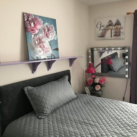 The Glam Cave Appartement Bushbury Buitenkant foto