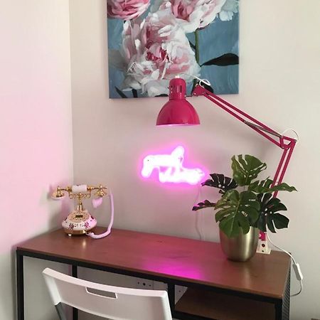 The Glam Cave Appartement Bushbury Buitenkant foto